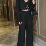 Sét khoác vest đen tay dài + crop 2 dây ren + quần suông