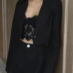 Sét khoác vest đen tay dài + crop 2 dây ren + quần suông