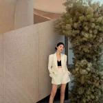 Sét khoác vest tay dài kèm áo 2 dây đen + short xếp ly eo