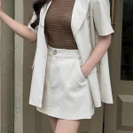 Sét khoác vest tay ngắn + áo nâu ren lỗ + short