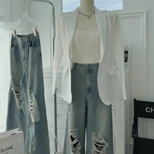 Sét khoác vest trắng + áo trắng 2 dây+ quần suông jean rách