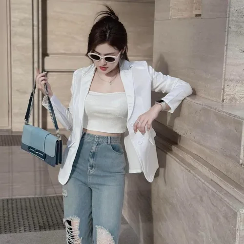 Sét khoác vest trắng + áo trắng 2 dây+ quần suông jean rách