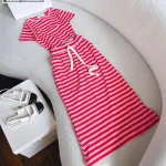 Sét len sọc cổ tròn + chân váy midi quảng châu