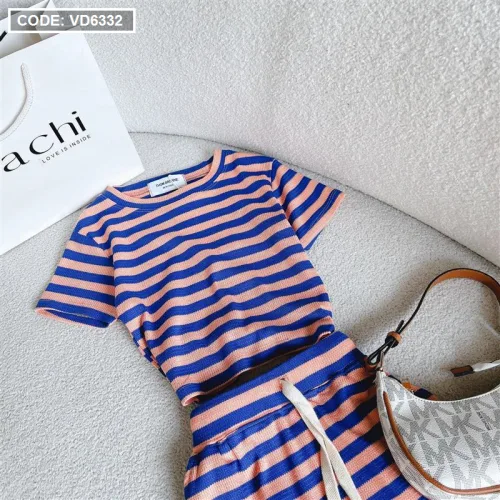 Sét len sọc cổ tròn + chân váy midi quảng châu