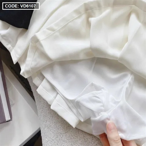 Sét pull đen ba lỗ viền trắng + chân váy xếp ly kèm nịt