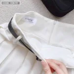Sét pull đen ba lỗ viền trắng + chân váy xếp ly kèm nịt