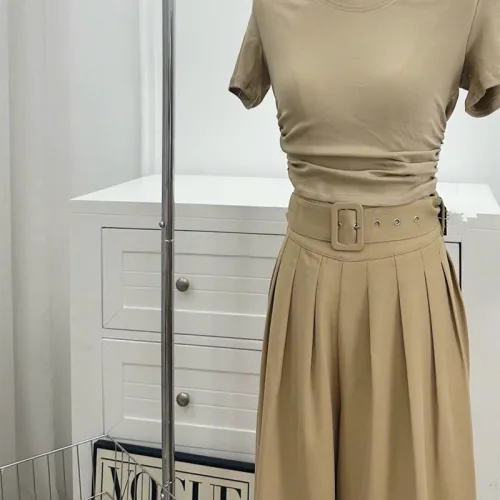 Sét pull nâu cổ tròn rút hông + quần suông xếp ly kèm belt