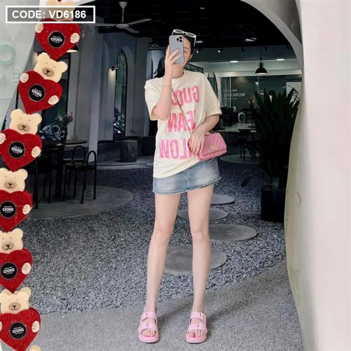 Sét pull nude chữ hồng + chân váy jean