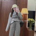 Sét pull xám miu miu + quần suông sọc quảng châu