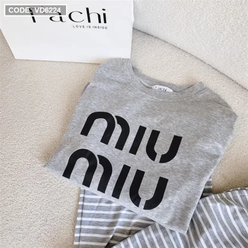 Sét pull xám miu miu + quần suông sọc quảng châu