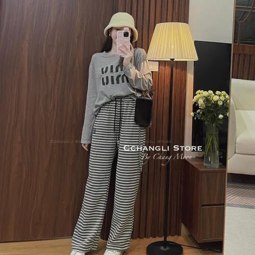 Sét pull xám miu miu + quần suông sọc quảng châu