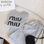 Sét pull xám miu miu + quần suông sọc quảng châu