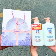 Set Quà Tặng Combo 2 Sữa Tắm Johnson's PH 5.5 Chiết Xuất Hạnh Nhân