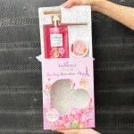 Set Quà Tặng Sữa Tắm Enchanteur Naturelle Hương Hoa Iris & Tẩy Tế Bào Chết Body (Set Màu Hồng)
