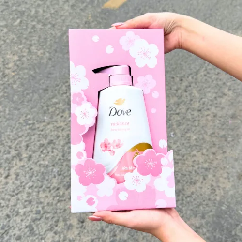 Quà Tặng Sữa Tắm Serum Dove Pro-Ceramide Radiance Hoa Anh Đào 500ml