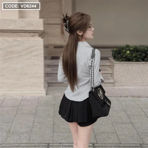 Sét sơ mi kẻ sọc + chân váy đen xếp ly