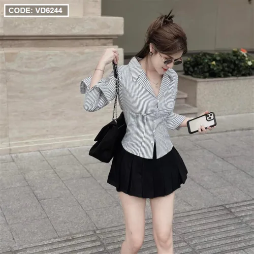 Sét sơ mi kẻ sọc + chân váy đen xếp ly