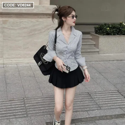Sét sơ mi kẻ sọc + chân váy đen xếp ly