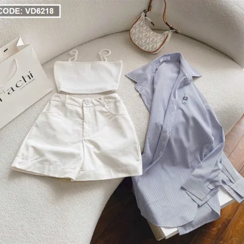 sét sơ mi kẻ sọc logo + crop 2 dây trắng+ short kaki trắng
