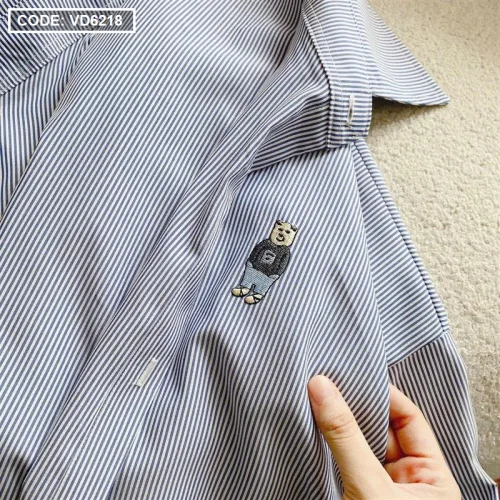 sét sơ mi kẻ sọc logo + crop 2 dây trắng+ short kaki trắng