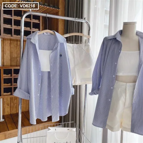sét sơ mi kẻ sọc logo + crop 2 dây trắng+ short kaki trắng
