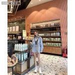 Sét sơ mi kẻ sọc xanh choàng cổ viền + short trắng