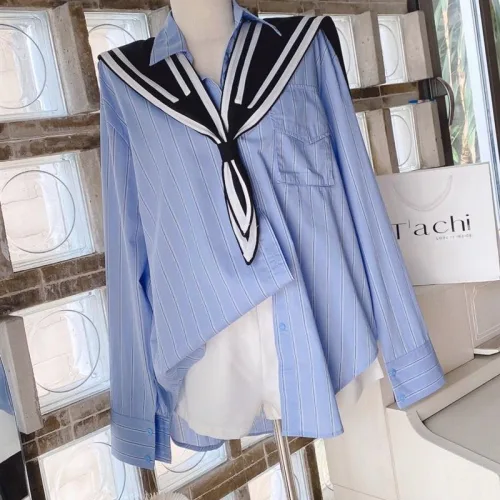 Sét sơ mi kẻ sọc xanh choàng cổ viền + short trắng