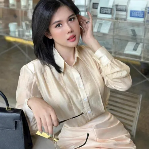 Sét sơ mi nude + chân váy midi xẻ