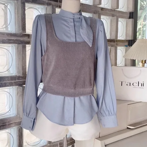Sét sơ mi xanh nơ cổ kèm crop yếm gân xám + short trắng