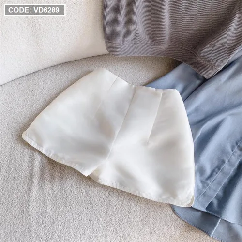 Sét sơ mi xanh nơ cổ kèm crop yếm gân xám + short trắng