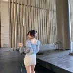 Sét voan hoa xanh viền bèo tay loe + chân váy kaki trắng