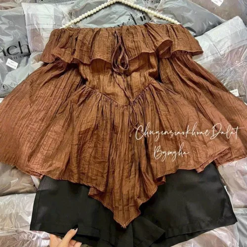 Sét voan nâu trễ vai tay loe + short đen