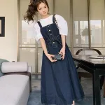 Sét yếm jean midi thắt eo + crop pull trắng