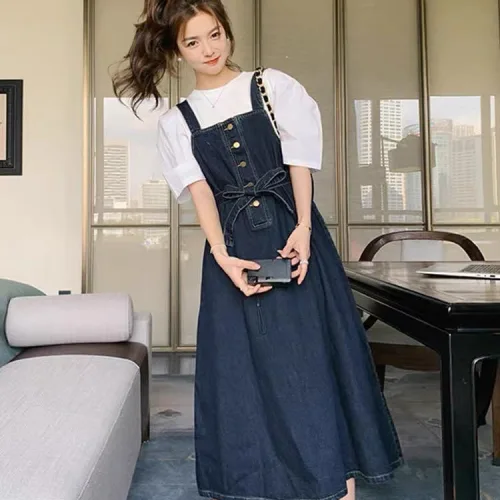 Sét yếm jean midi thắt eo + crop pull trắng