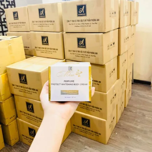 Sử dụng kem body mềm - Sáng thức giấc thấy sao đẹp hơn hôm qua