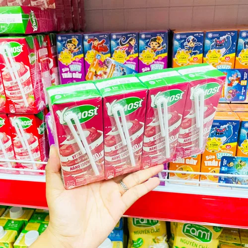 Sữa Chua Uống Yomost Vị Lựu Lốc 4 Hộp (170ml/Hộp)
