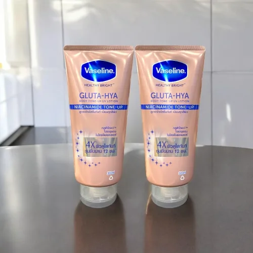 Sữa Dưỡng Thể Vaseline 4X Gluta-Hya Niacinamide Tone Up 300ml (Hàng nhập khẩu có tem phụ)