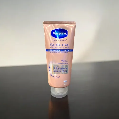 Sữa Dưỡng Thể Vaseline 4X Gluta-Hya Niacinamide Tone Up 300ml (Hàng nhập khẩu có tem phụ)