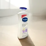Sữa Dưỡng Thể Vaseline Intensive Care Advanced Repair Màu Trắng 725ml - Hàng Xách Tay