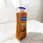 Sữa Dưỡng Thể Vaseline Intensive Care Cocoa Radiant Màu Nâu 725ml - Hàng Xách Tay