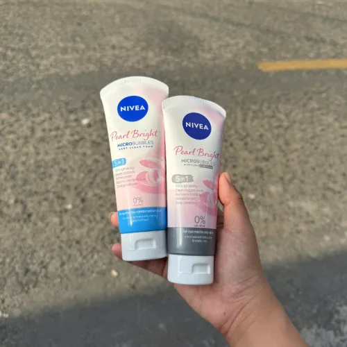 Sữa Rửa Mặt Nivea Đất Sét Ngọc Trai Hỗ Trợ Làm Sáng Da 5 In 1 Màu Xám 100g