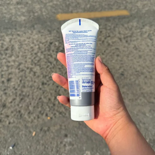 Sữa Rửa Mặt Nivea Đất Sét Ngọc Trai Hỗ Trợ Làm Sáng Da 5 In 1 Màu Xám 100g
