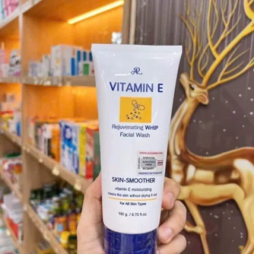 Sữa Rửa Mặt Vitamin E Aron Thái Lan 190g Làm sáng da cân bằng độ ẩm