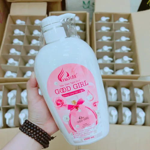 Sữa Tắm Charme Ngọc Trai Good Girl Hỗ Trợ Dưỡng Sáng Da Mịn Màng 1000ml