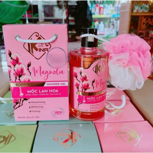 Sữa Tắm Kina Hương Nước Hoa Mộc Lan 900ml - Hỗ Trợ Cấp Ẩm Dưỡng Sáng Da Mịn Màng - Tặng Kèm 1 Bông Tắm