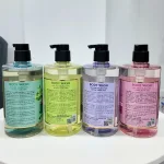 Sữa Tắm Kina Hương Nước Hoa Oải Hương 900ml - Hỗ Trợ Cấp Ẩm Dưỡng Sáng Da Mịn Màng - Tặng Kèm 1 Bông Tắm