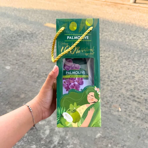 Sữa Tắm Palmolive Naturals Irresistible Softness 500g