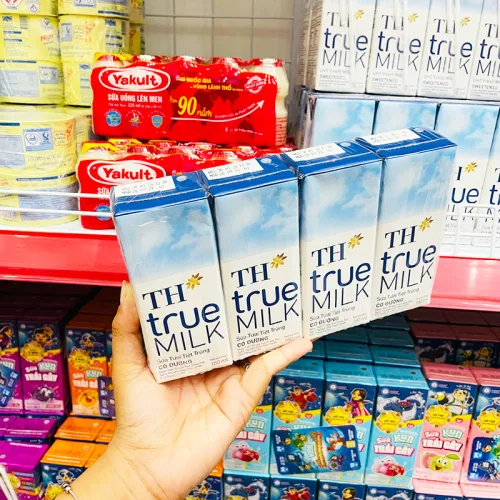 Sữa Tươi Tiệt Trùng Có Đường TH True Milk Lốc 4 Hộp Lớn (180ml/Hộp)