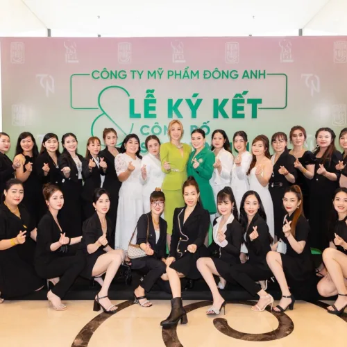 Tham dự Sự kiện ra mắt sản phẩm Cô Ba Trà giảm mỡ bụng mọi người Group