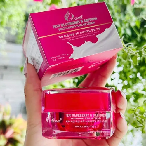 Top sản phẩm phải có trong mùa hanh khô kem Face Jeju Blueberry Saffron